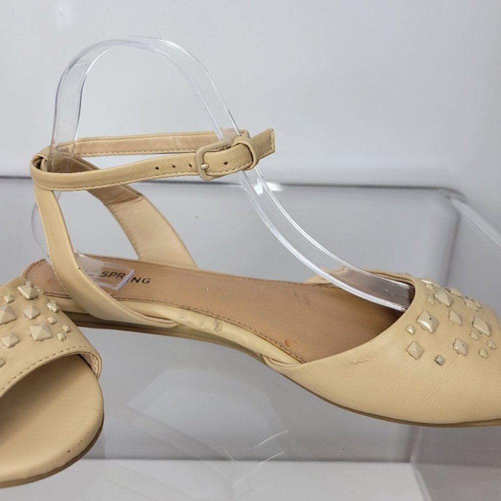 Call  It Spring Flats - Picture 4 of 8